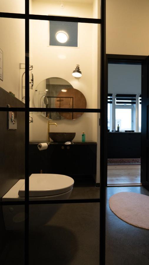 Broncks Apartment 5 - Modern 2-Bedroom In The Heart Of Торсхавн Экстерьер фото